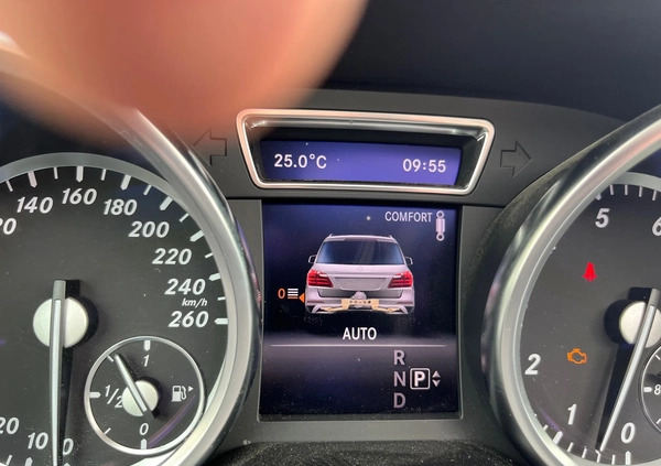 Mercedes-Benz GL cena 174660 przebieg: 127847, rok produkcji 2014 z Biała małe 781